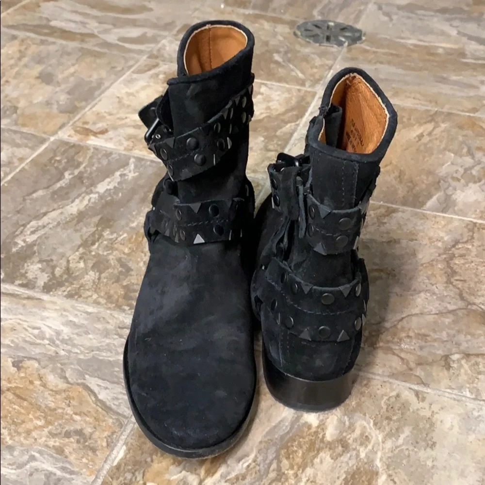 Frye - Picture 5 of 7